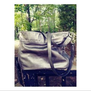 A newish barely used coach bag!